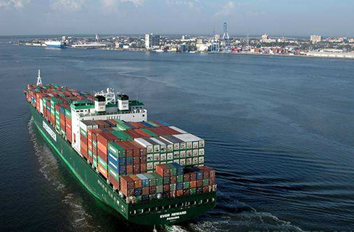 美國海運(yùn)貨船