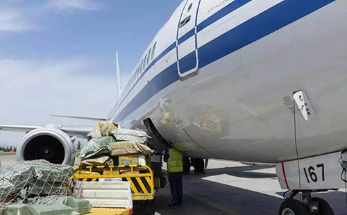 有國內(nèi)航司相關(guān)人士稱，新規(guī)主要是出于安全運(yùn)輸考慮，客艙內(nèi)貨物不能被有效固定