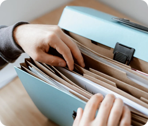 需要退稅報關及時提供報關資料，目的國清關提供相應的認證、授權文件